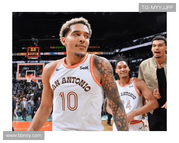 [NBA]凯尔登送出助攻 索汉上篮稳稳打进.