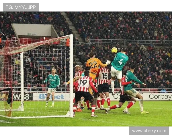 范戴克头球破门比肩英超顶锋